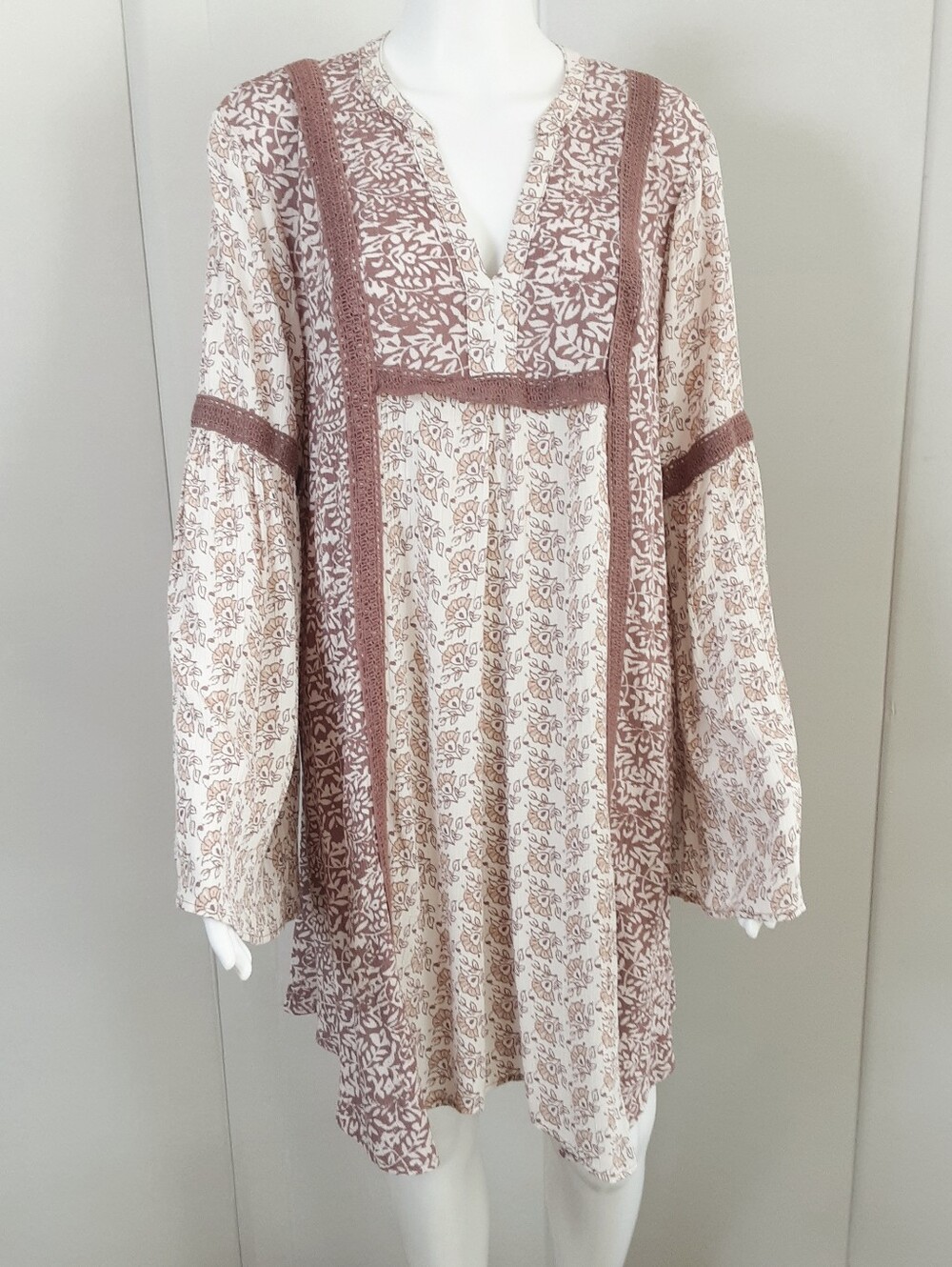 KNOX ROSE Crochet Border Boho Floral Bell Sleeve Dress Sz M